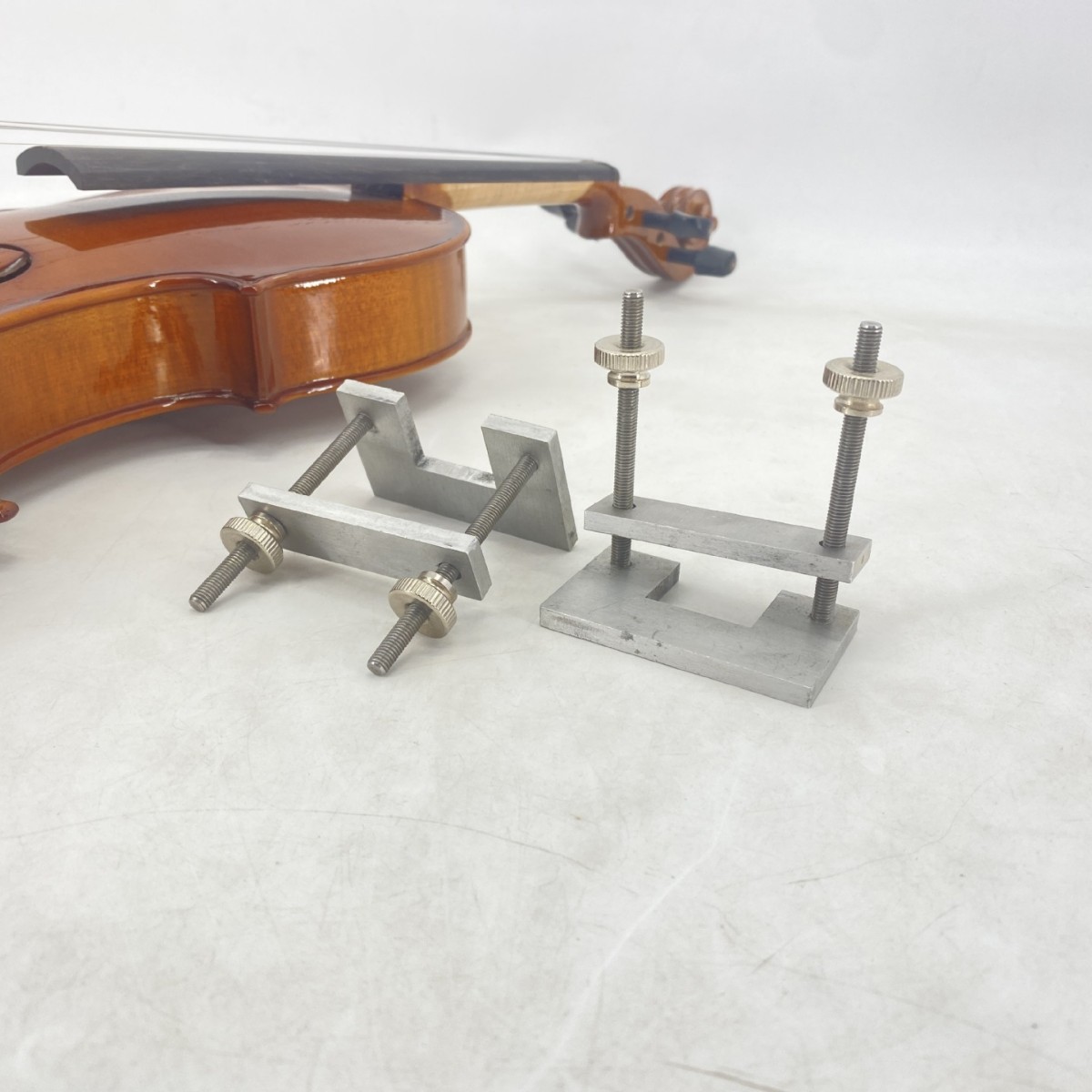 Musical Instrument Manufacturers - Alat Perbaikan dan Pembuatan Aksesori Alat