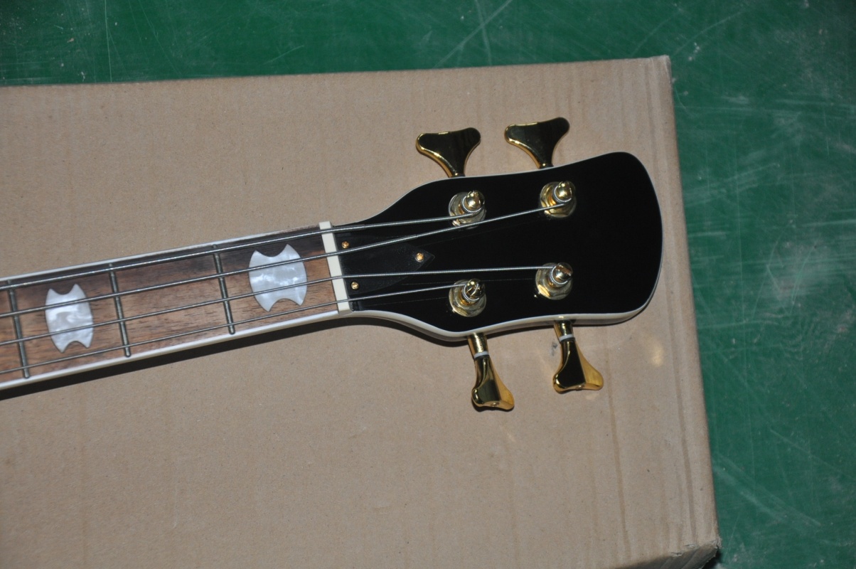 Pabrik Alat Musik memproduksi  - Bass Guitar Fretless ulasan dan harga
